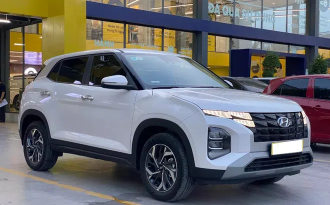 Mới lăn bánh 4.000 km, Hyundai Creta "siêu lướt" rớt giá khó tin