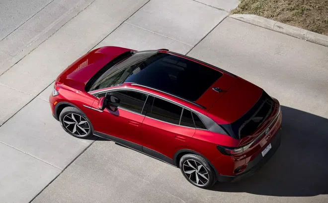 Volkswagen triệu hồi gần 24.000 chiếc xe điện do tấm che nắng... quá dễ cháy