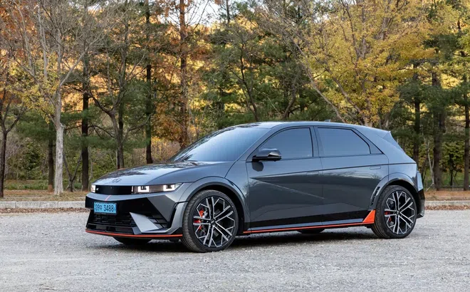 Cận cảnh Hyundai Ioniq 5 N - Xe điện cho 'dân đua' mạnh 641 mã lực