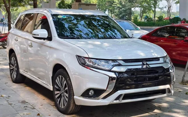 Ngỡ ngàng giá bán của SUV Mitsubishi Outlander sau 1 năm sử dụng