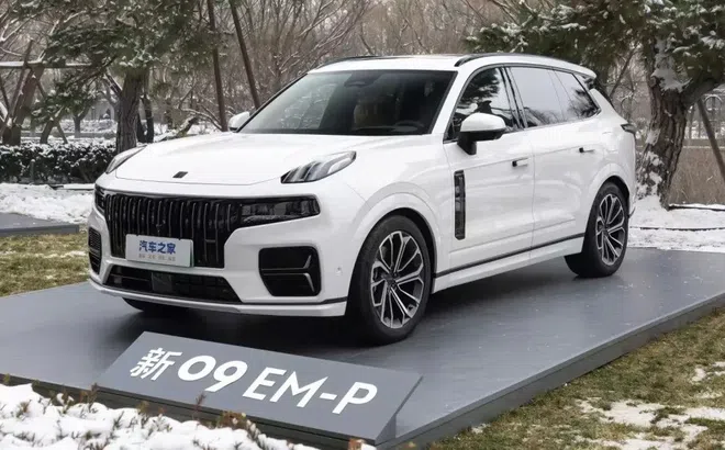 Hãng xe vừa vào Việt Nam ra mắt mẫu SUV "ăn xăng" chỉ 1 lít/100 km, giá quy đổi từ hơn 1 tỷ đồng