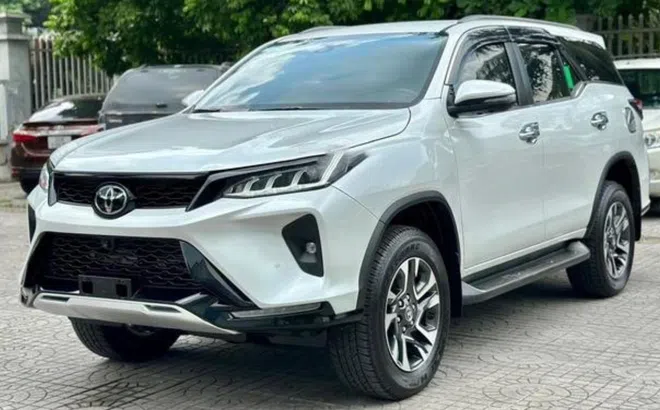 Toyota Fortuner 2024 ra mắt Việt Nam: Giảm giá bán, nâng cấp tiện nghi