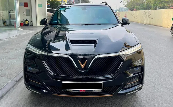 SUV ‘chủ tịch’ VinFast President chạy lướt 16.000 km mất giá ngang một chiếc Porsche Macan