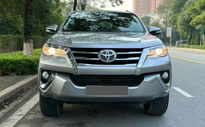 Lăn bánh 5 vạn km, Toyota Fortuner lên sàn xe cũ với giá chỉ ngang Hyundai Creta