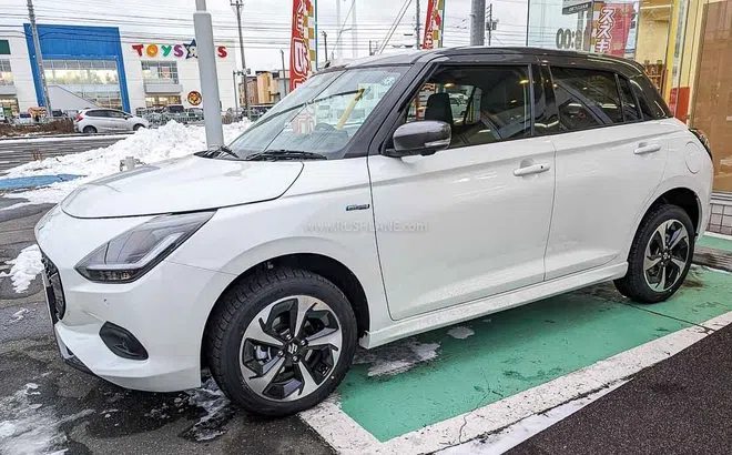 Cận cảnh Suzuki Swift 2024 tại đại lý: Nâng cấp ngoại thất, nhiều công nghệ an toàn