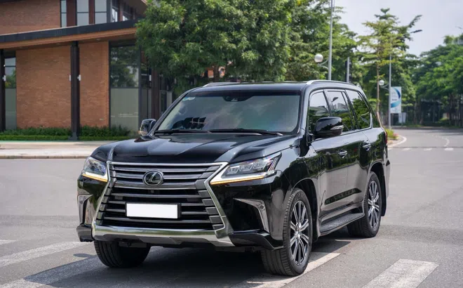 Sau 5 năm sử dụng, Lexus LX 570 cũ được chủ nhân bán lại với giá "giật mình"
