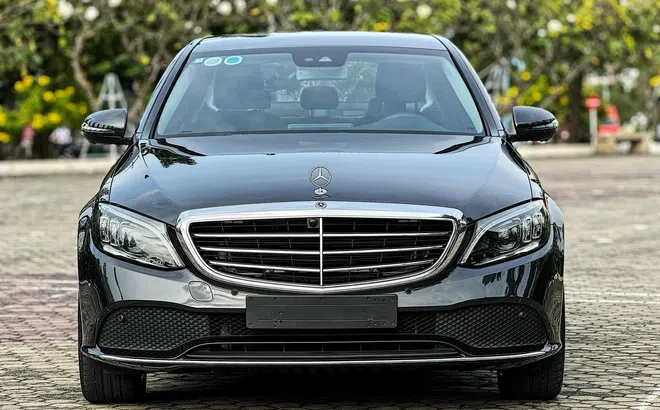 Ngỡ ngàng giá chào bán của Mercedes-Benz C 200 Exclusive "lướt" sau 3 năm lăn bánh