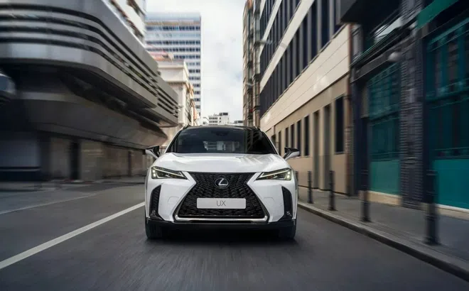 SUV hạng sang Lexus UX 2025 chốt giá quy đổi từ hơn 900 triệu đồng