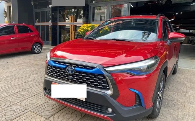 Lăn bánh 2 năm, Toyota Corolla Cross Hybrid 'lướt' rao bán lại với mức giá khó tin