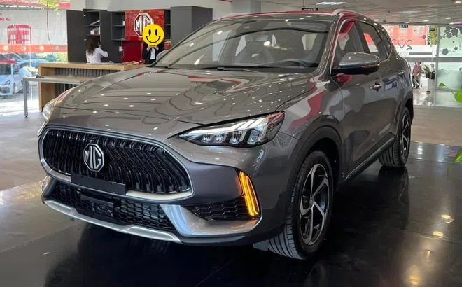 SUV cỡ C MG HS nhận ưu đãi ‘khủng’ tại đại lý dù mới trình làng bản nâng cấp