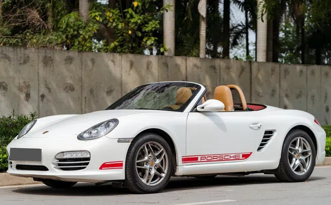 Xe mui trần Porsche 718 Boxster lăn bánh hơn 1 thập kỷ giúp chủ mới ‘bỏ túi’ gần 3 tỷ đồng