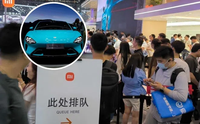Xe điện Xiaomi SU7 khiến người dùng ‘phát sốt’, chờ hàng giờ đồng hồ chỉ để được chiêm ngưỡng