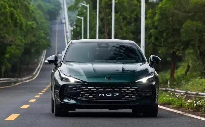 Đại lý "đánh tiếng" nhận cọc MG7, tiết lộ thời điểm ra mắt cạnh tranh Toyota Camry