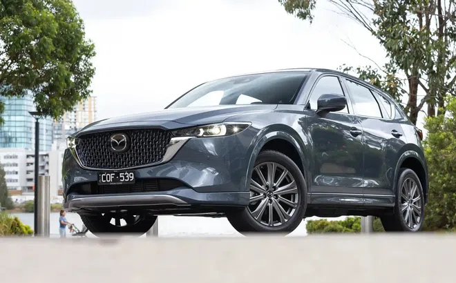 Mazda CX-5 thế hệ mới dự sẽ có thêm phiên bản hybrid, cạnh tranh với Honda CR-V