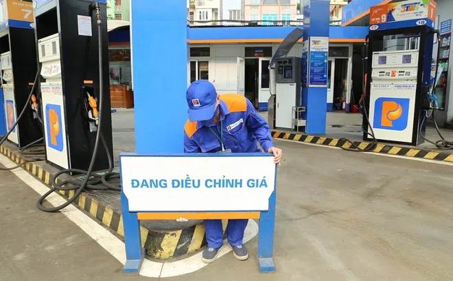 Giá xăng trong nước tiếp tục giảm, có loại về sát mốc 22.000 đồng/lít