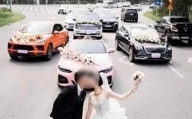 Dàn xe sang giữa đường chụp ảnh cưới, 4 đối tượng bị khởi tố