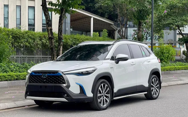 Toyota Corolla Cross Hybrid 2021 lăn bánh 3 năm rao bán giá bao nhiêu trên sàn xe cũ?