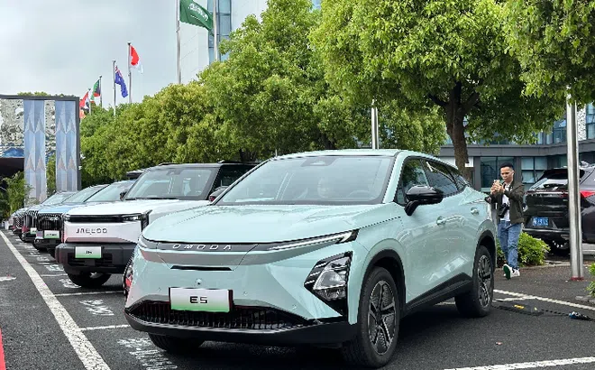 Omoda 5 lộ diện trên đường phố Hà Nội, đếm ngược ngày ra mắt cạnh tranh VinFast VF6