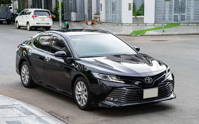 Bất ngờ giá rao bán của Toyota Camry 2021 chạy lướt 3 năm tại Việt Nam