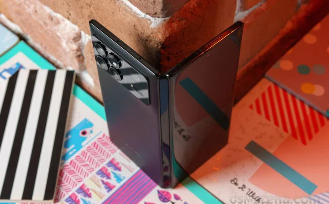 Xiaomi Mix Fold 4 lộ diện: Bản lề siêu bền, RAM khủng 16GB, sạc 100W và camera Leica sẵn sàng quyết đấu Galaxy Z Fold4