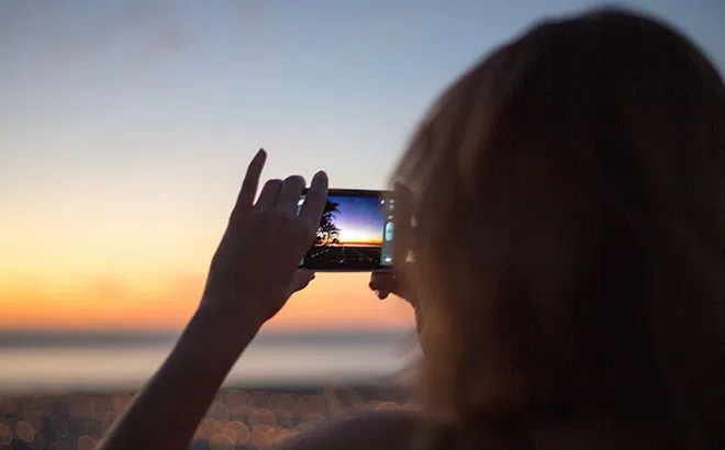 NASA khuyến cáo không nên dùng smartphone để chụp ảnh nhật thực, biết lý do ai cũng bất ngờ