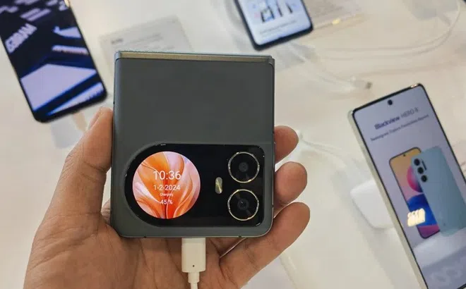 Blackview Hero 10 lộ diện: Điện thoại màn hình gập rẻ nhất có màn OLED 6,9 inch, camera 108MP đe nẹt Galaxy Z Flip5