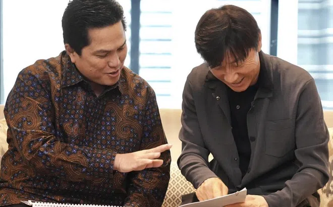 HLV Indonesia cùng sếp lớn 'họp nóng' bàn kế hoạch đấu ĐT Việt Nam
