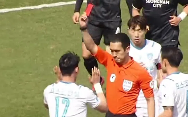 'Vua rút thẻ' người Hàn cầm còi trận U23 Việt Nam vs U23 Uzbekistan