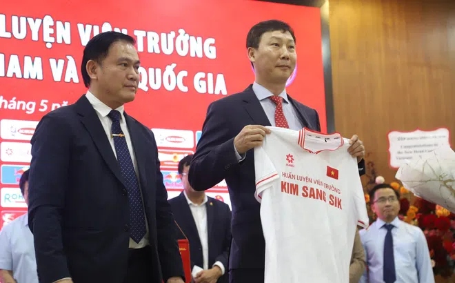 Báo Hàn Quốc nói thẳng 1 điều khi HLV Kim Sang Sik dẫn dắt ĐT Việt Nam