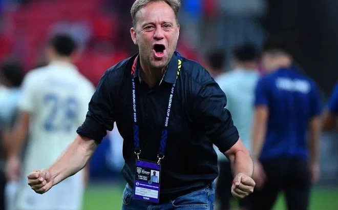 HLV Polking chốt ngày đến CAHN