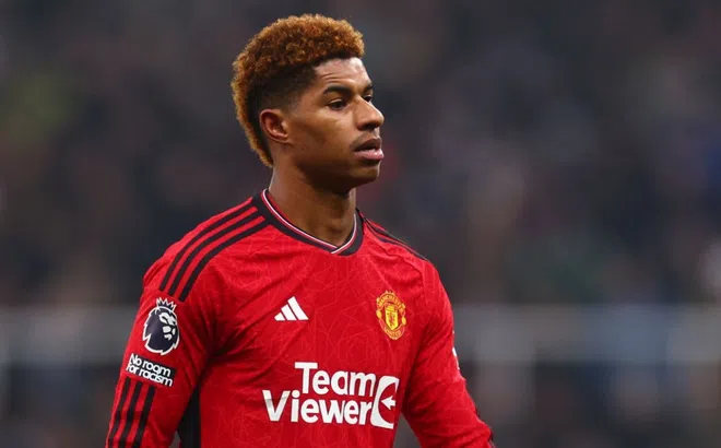 Hờn dỗi khi bị thay ra sớm, Rashford bị huyền thoại mắng thẳng mặt