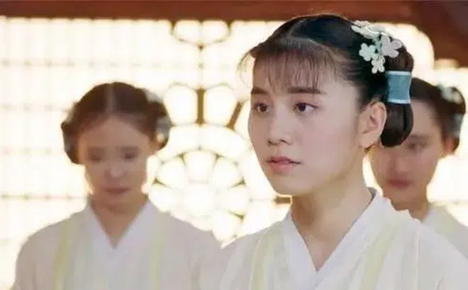 Mua một người hầu gái xưa giá bao nhiêu tiền?