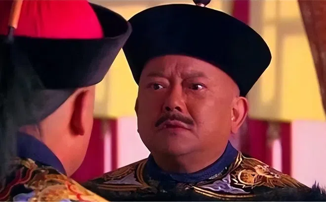 Trước khi qua đời, Hòa Thân đã ra 2 mật lệnh để cả gia tộc có thể tồn tại hơn 200 năm