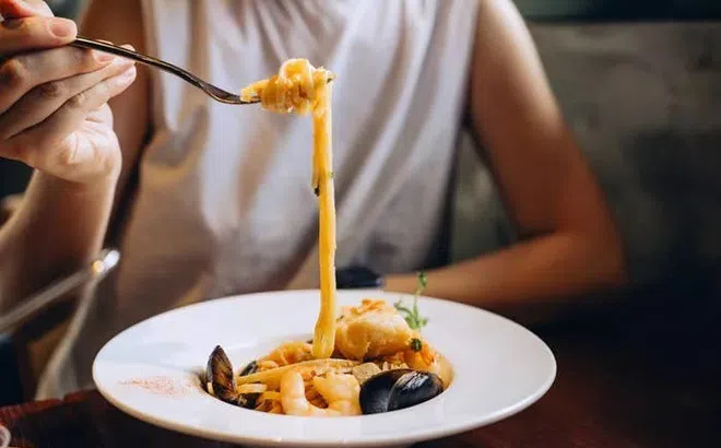 Chuyên gia tiết lộ 4 món không nên gọi khi đi ăn hàng, món cuối gây bất ngờ