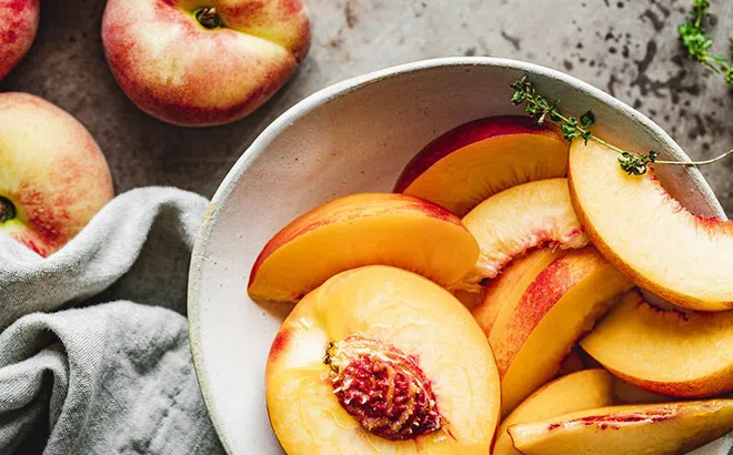 Ăn đào có thể phòng chống ung thư: 7 công dụng đáng kinh ngạc của quả đào không phải ai cũng biết