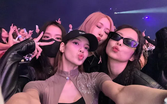 Giá trị hợp đồng của Lisa lên đến 1800 tỷ, nghi vấn BLACKPINK không còn thân thiết như trước