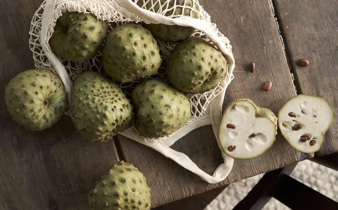 Ăn mãng cầu có thể cải thiện tâm trạng: 8 lợi ích đáng ngạc nhiên của quả mãng cầu