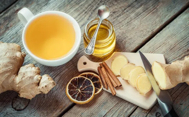 Mật ong chữa đau họng có hiệu quả không?