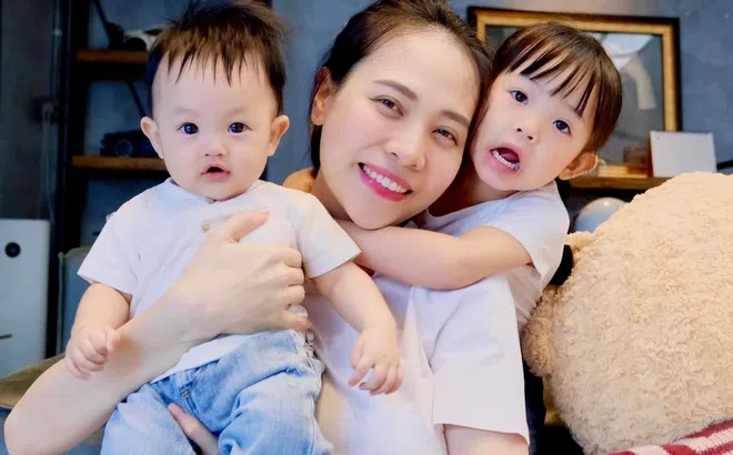 Đàm Thu Trang nở nụ cười hạnh phúc 'flex' hai món quà 'siêu bự' trong ngày sinh nhật